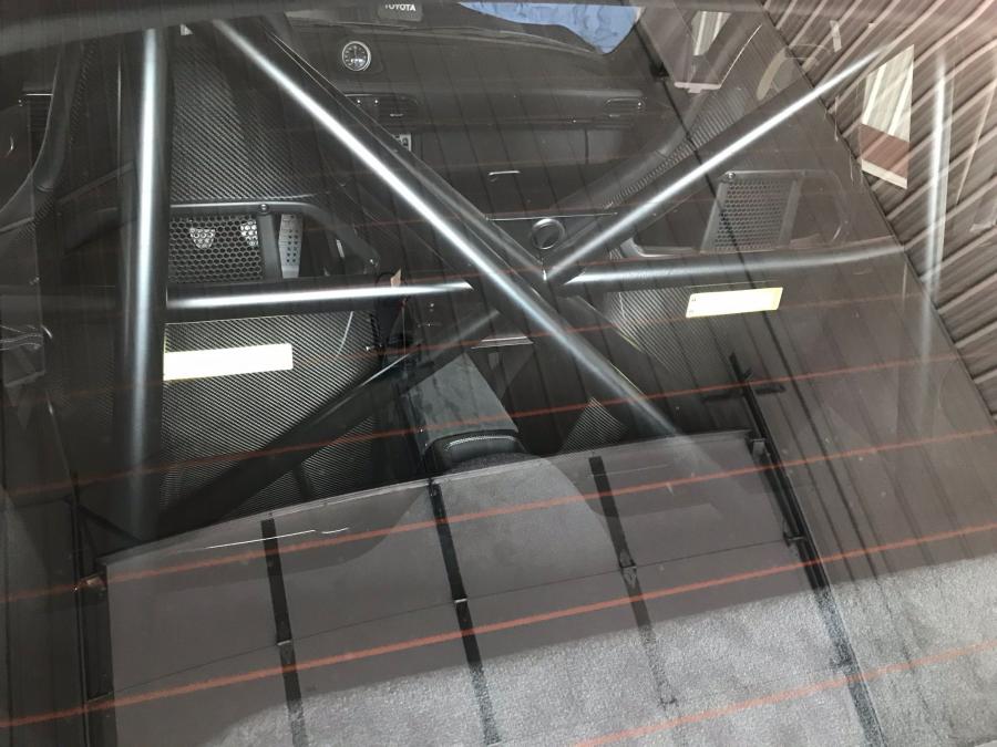 Детали интерьера Porsche 911 GT2 (997) 2008 года  (NA) (фото 82 из 107)